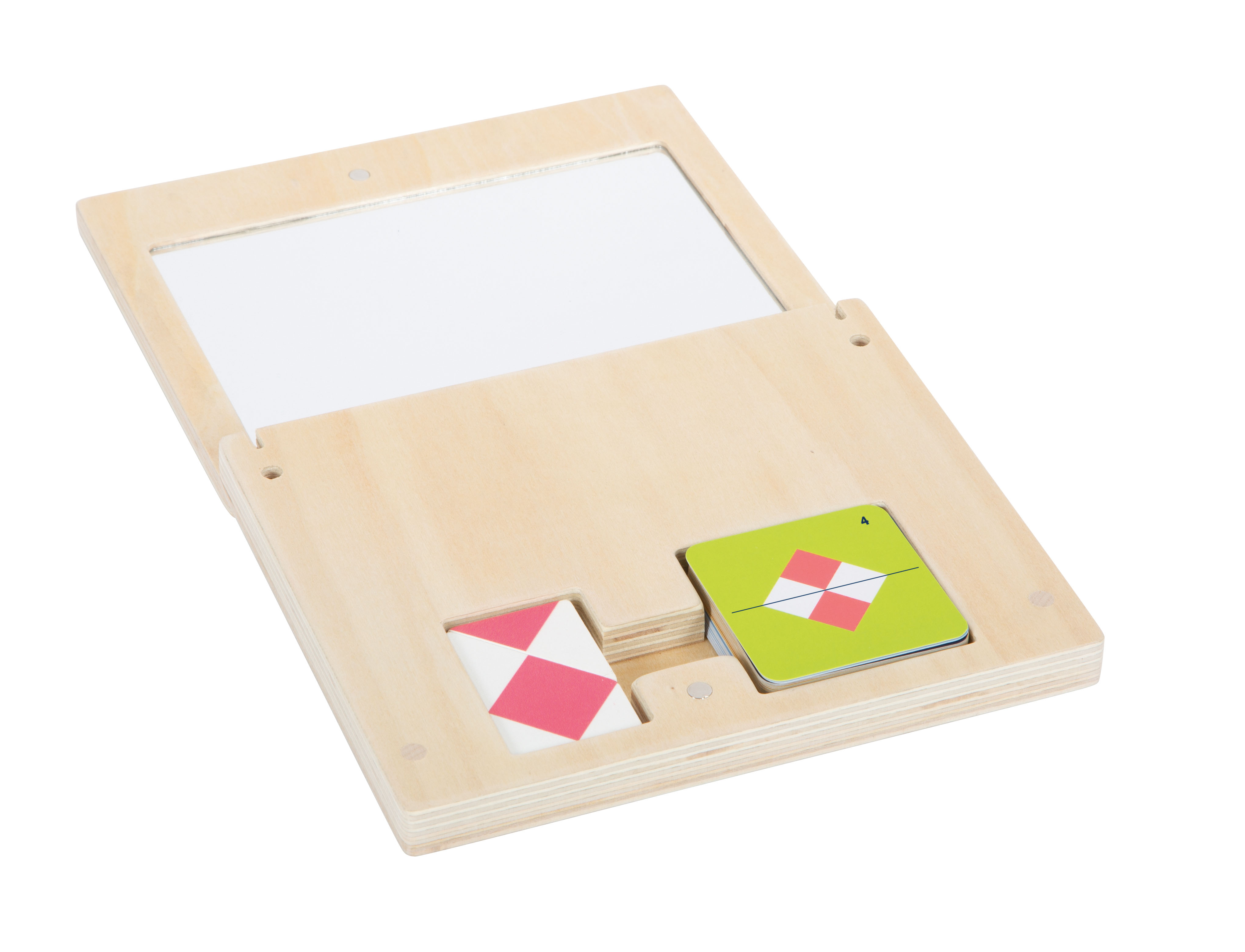 Symmetriespiel mit Plättchen und Karten für Kinder