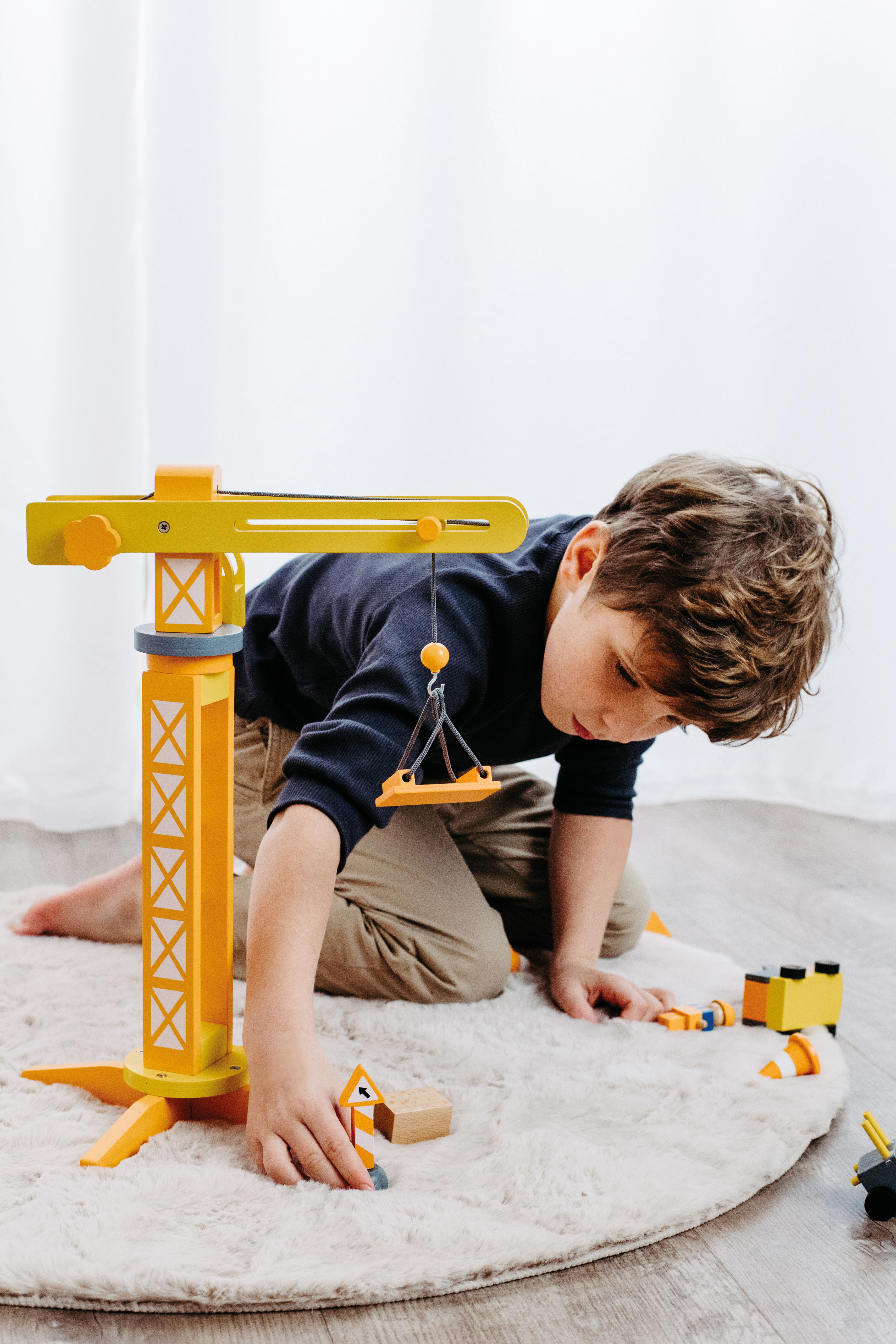Baukran mit Baustellenzubehör für Kinder