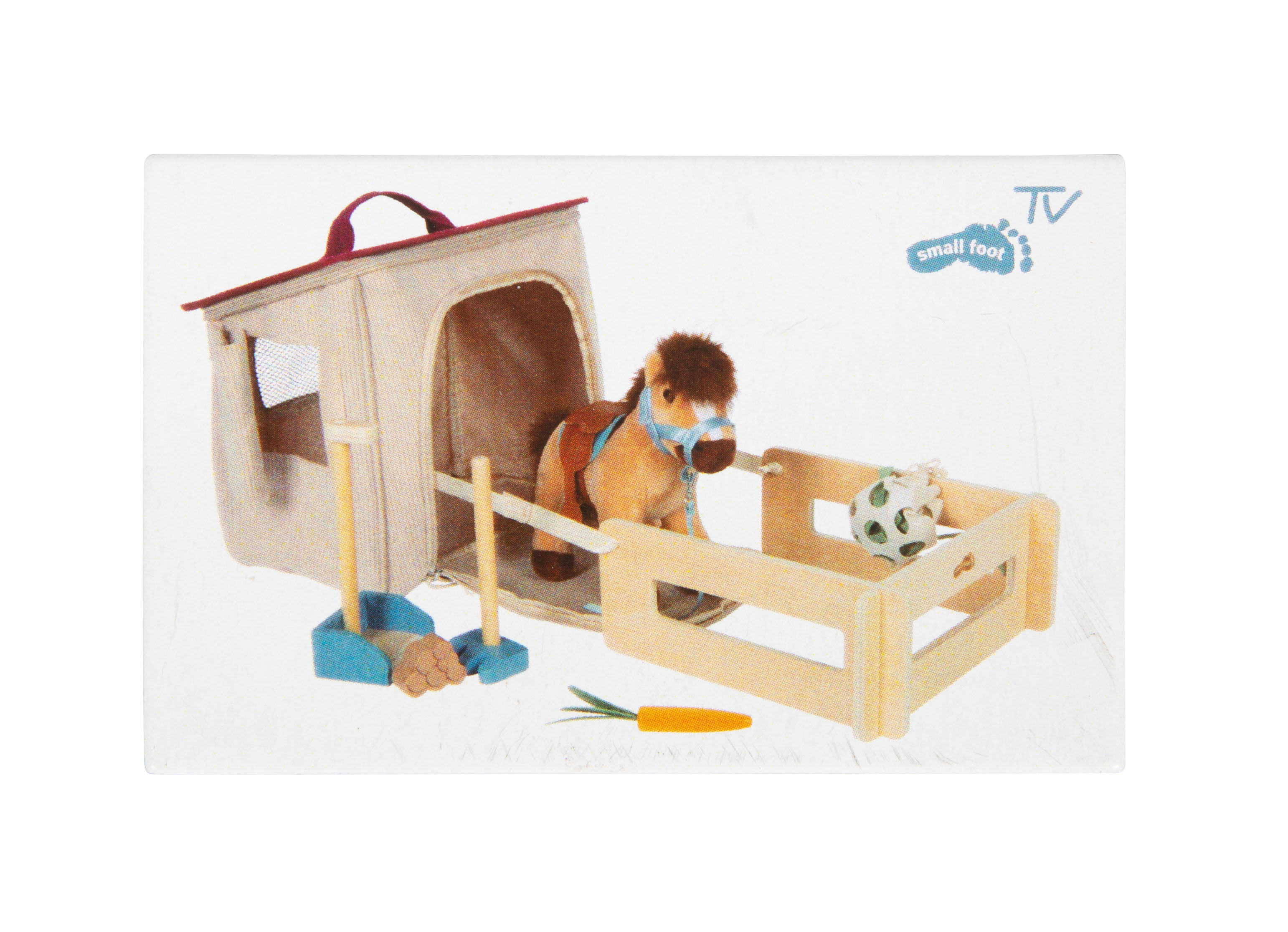 Puppenhaus mit Garten und Puppen mit Fernseher und Spielkarte