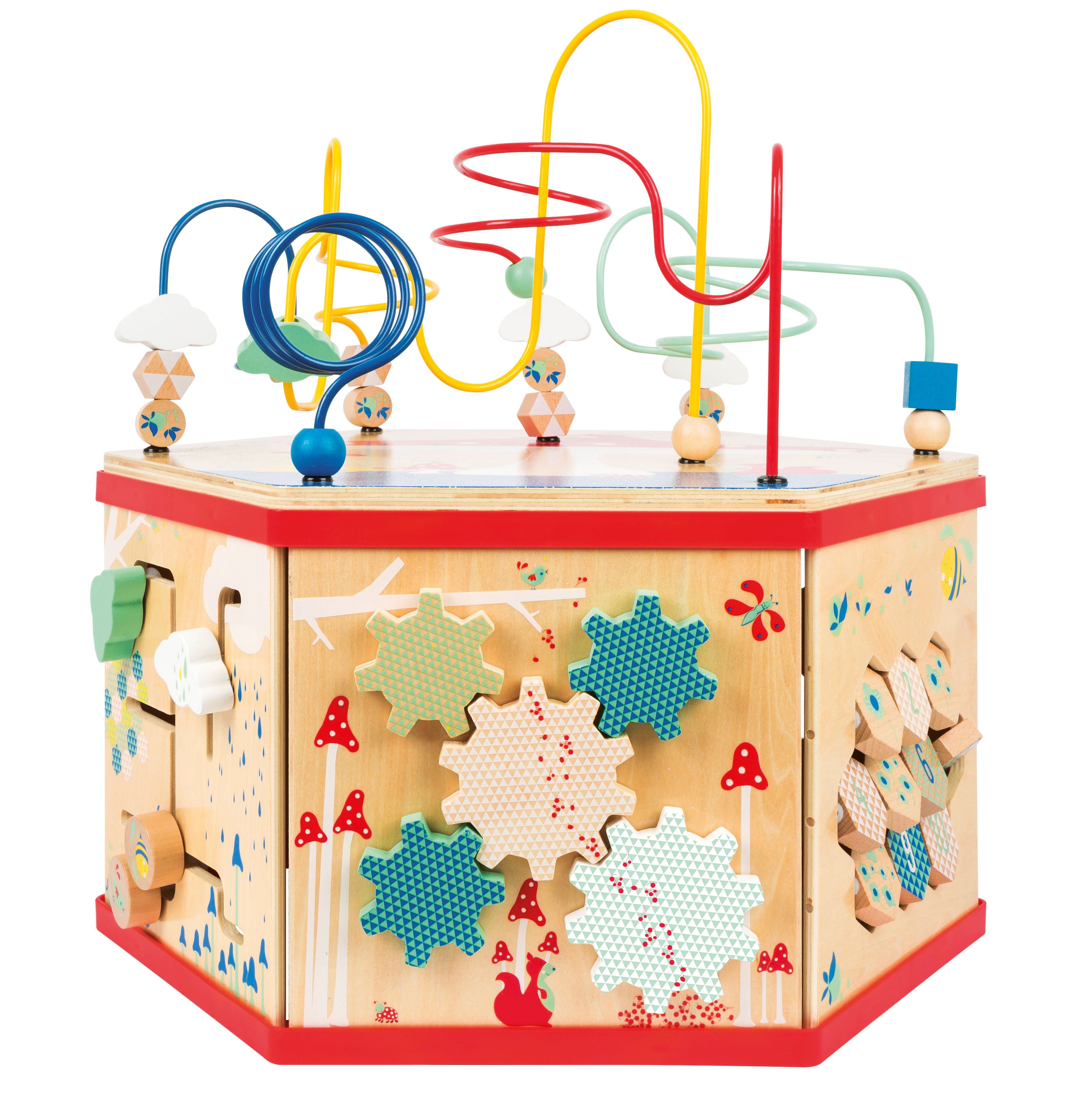 Kind spielt erfreut mit dem Motorikwürfel