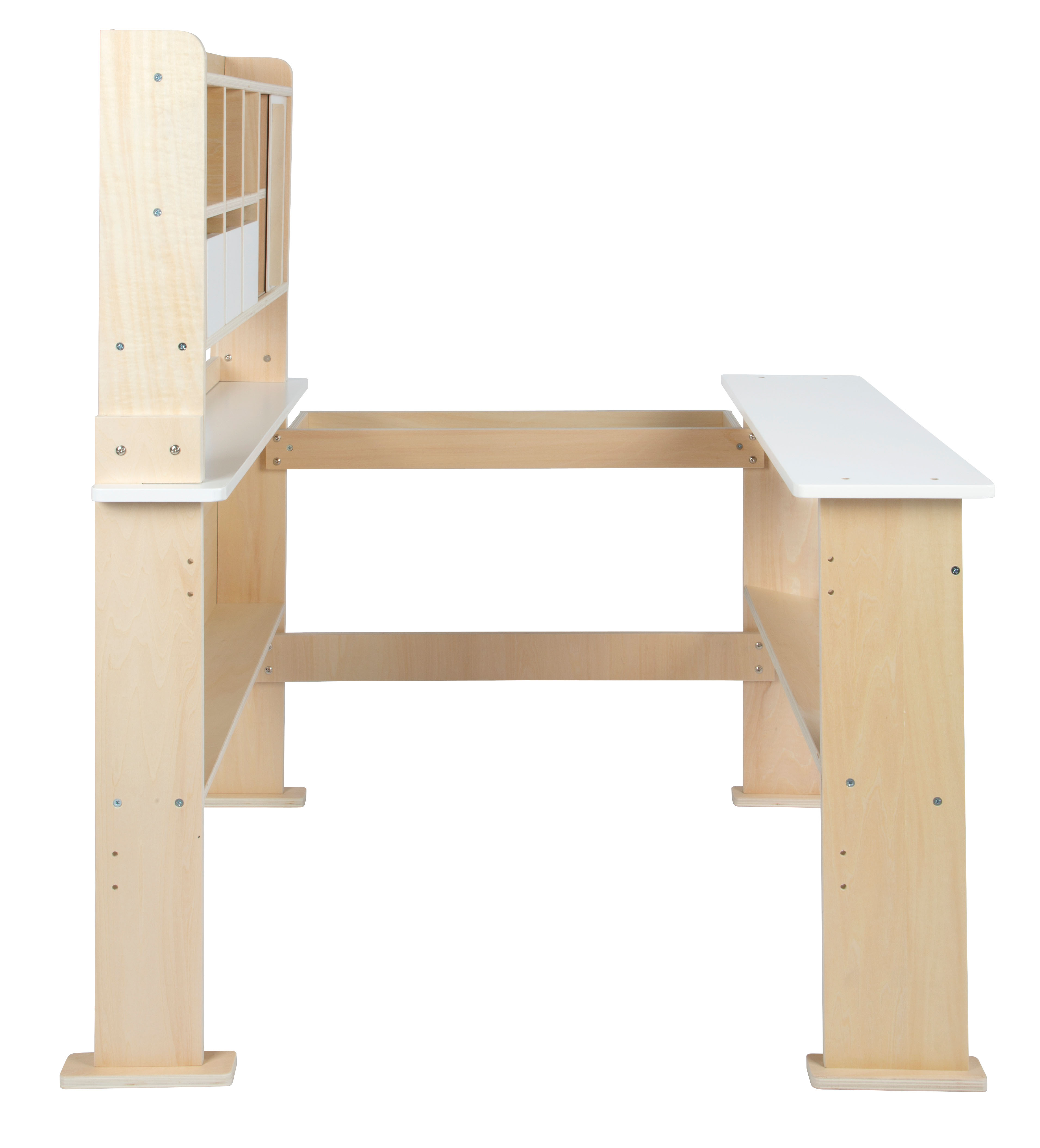 Marktstand aus Holz mit Regalen