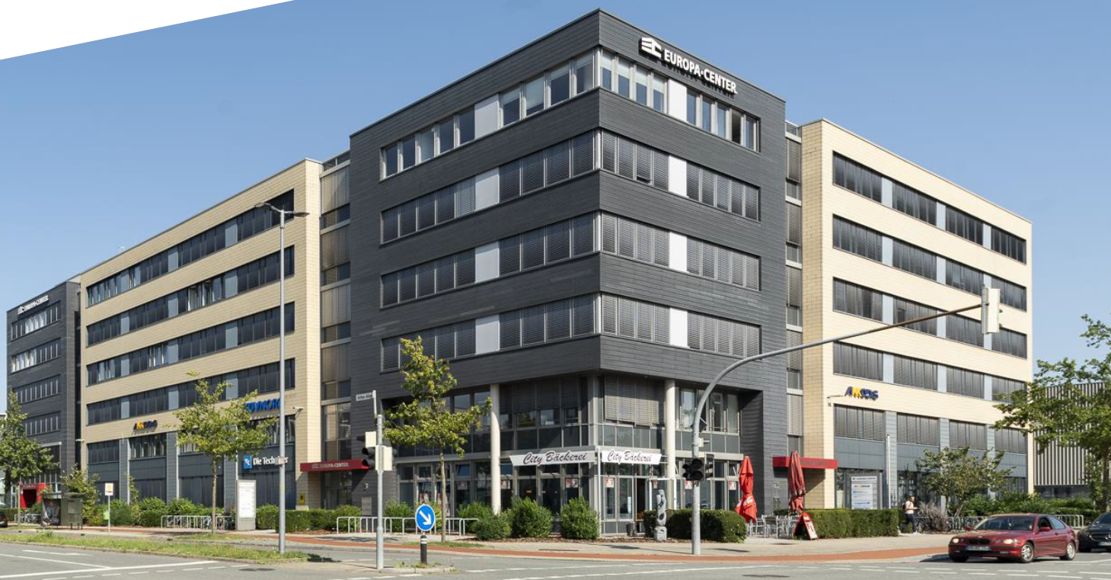 Bürogebäude in Bremen, Gewerbegebäude, Bürogebäude, Fassade, Stadtansicht, Geschäftsfront