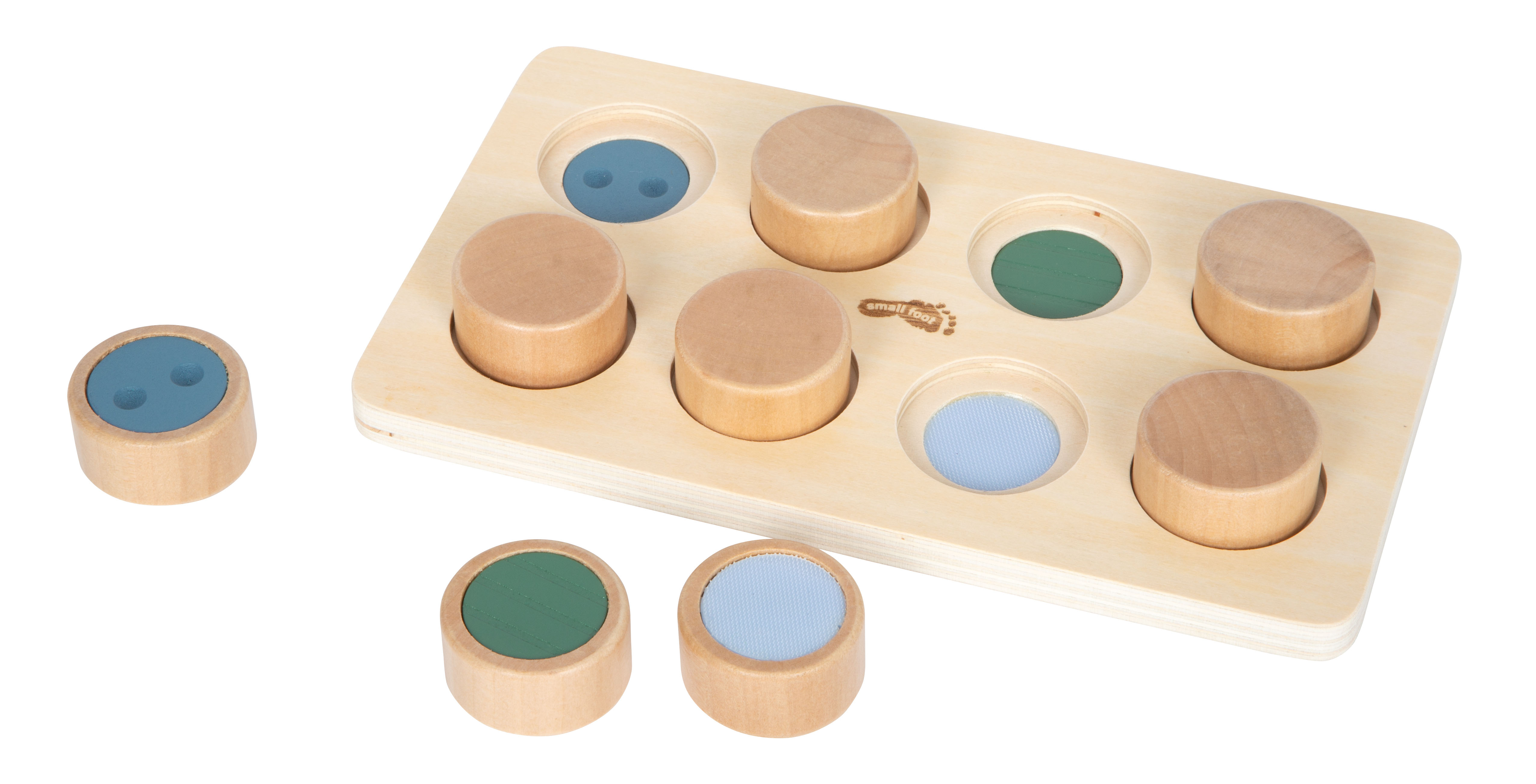 Familie spielt gemeinsam mit dem Montessori-Fühlmemo