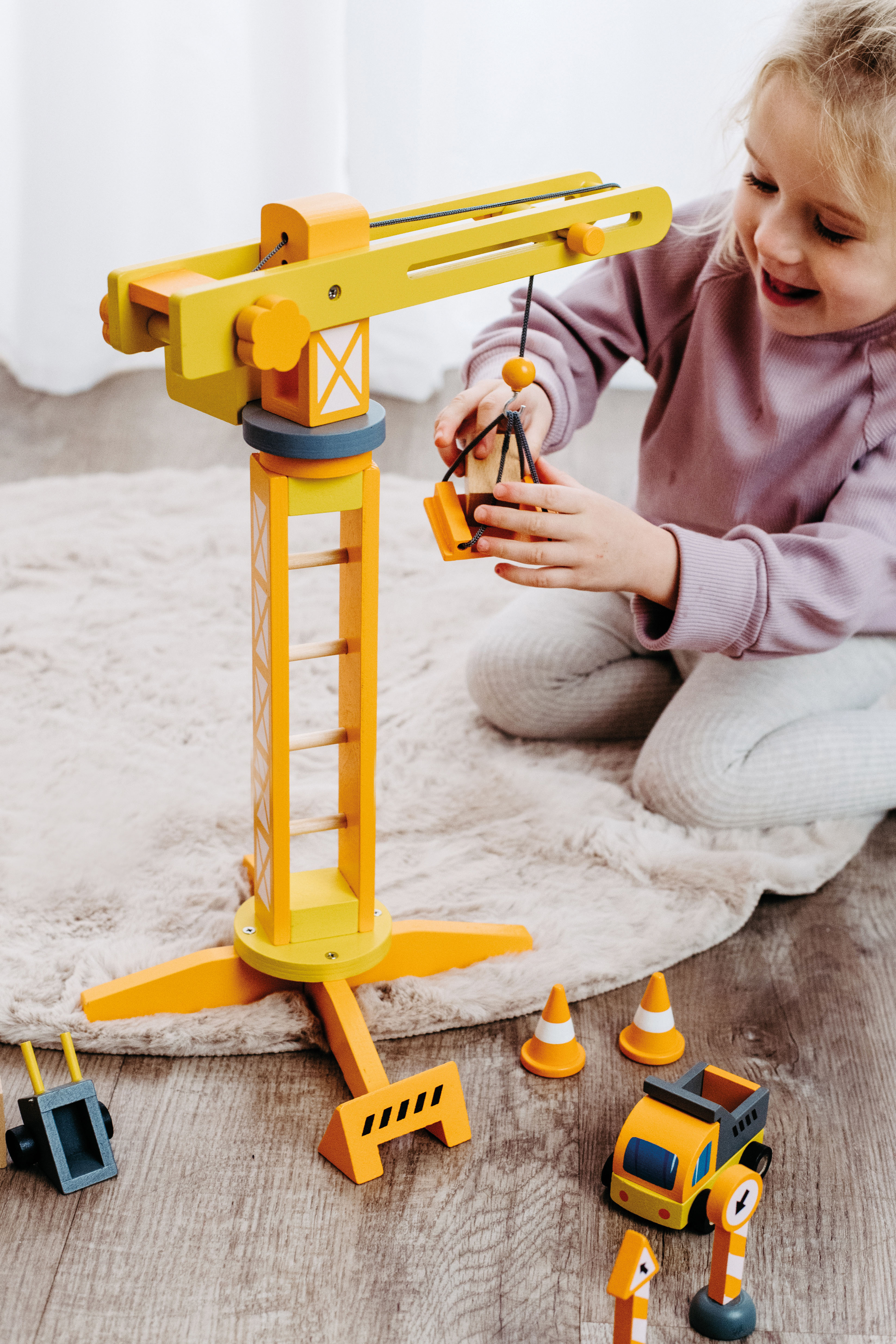 Baukran mit Baustellenzubehör für Kinder