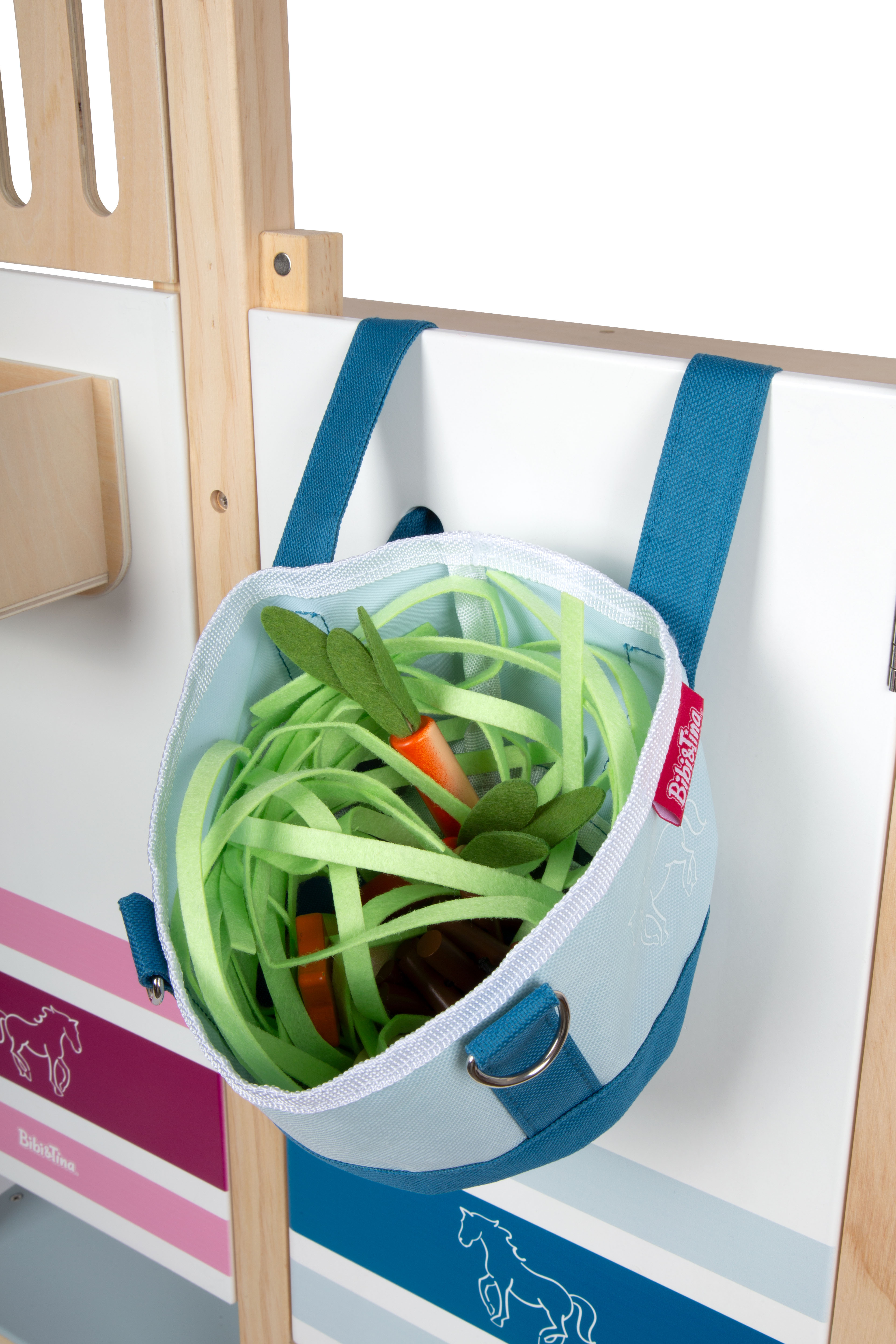 Pferdefutter-Set mit Tasche zur Befestigung am Stall