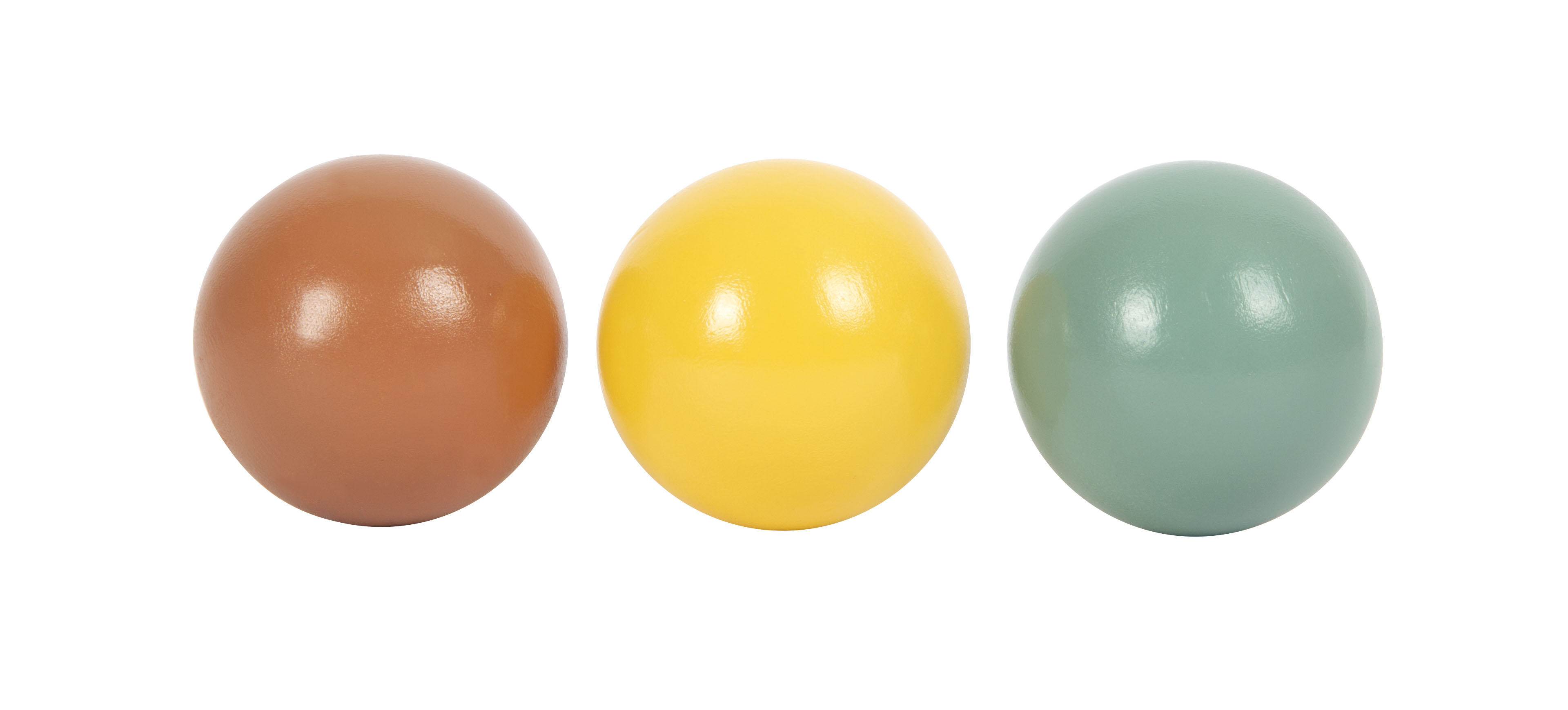 Drei farbige Holzkugeln zum Spielen