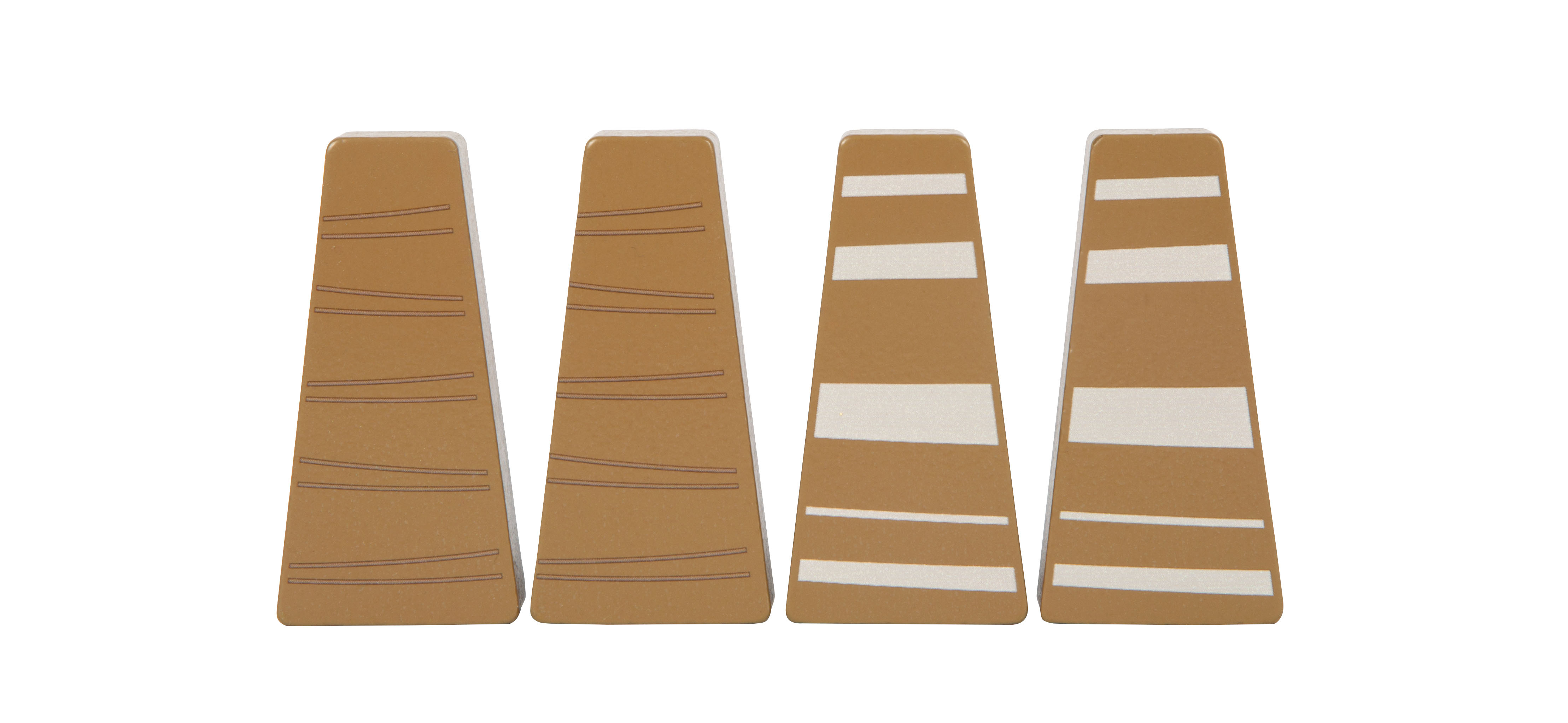 Holzbausteine als Baumstämme arrangiert