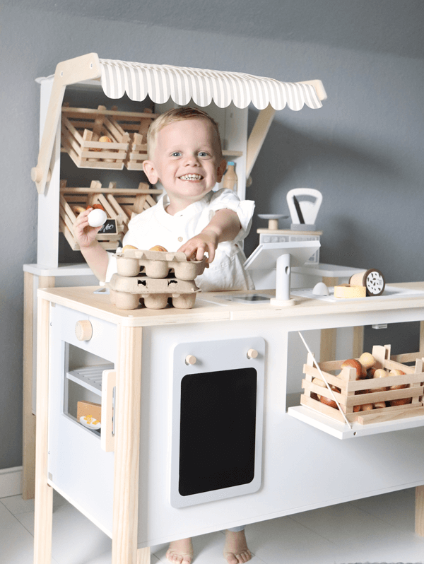 Kinder-Kaufladen und Spielküche aus Holz