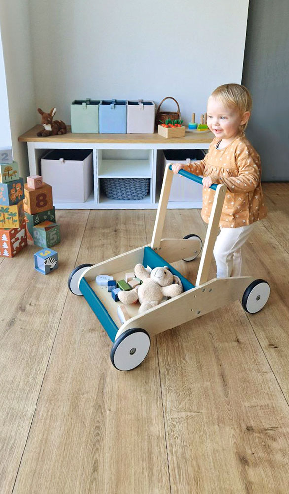 Lauflernwagen petrolblau mit Holzgriffen