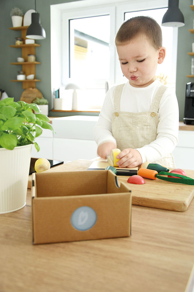 Schneide-Set Gemüse „fresh“ für Kinder, Kiste, Pflanze, Pflanze im Topf, Person, Holz
